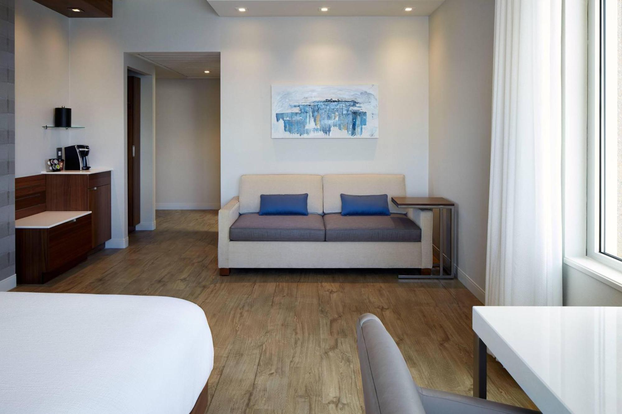 Delta Hotels By Marriott Trois Rivieres Conference Centre Exterior photo